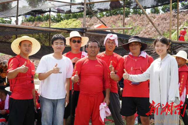 歲歲爭(zhēng)渡 青春赴鄉(xiāng) 湖南師大新聞與傳播學(xué)院赴懷化麻陽(yáng)苗族自治縣開(kāi)展龍舟賽系列調(diào)研