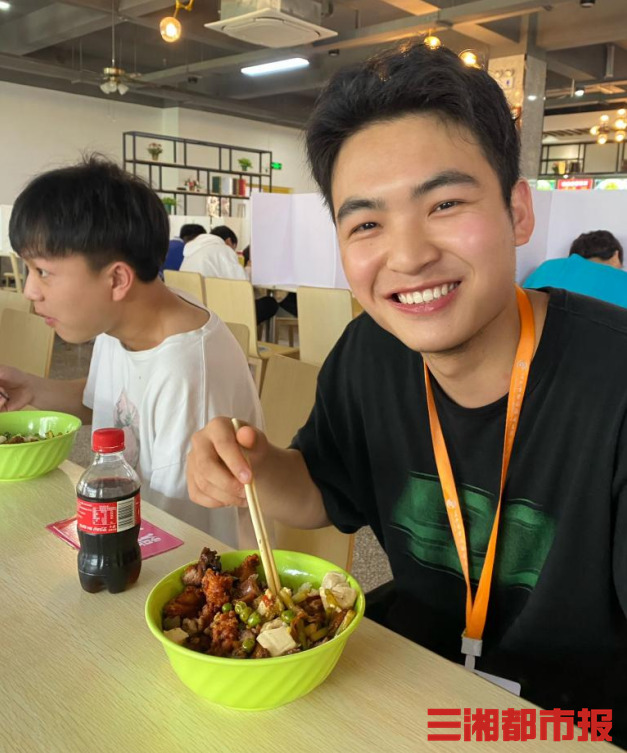 實力寵學生！湖南高校為學生發“紅包”，有學校出了近百萬元