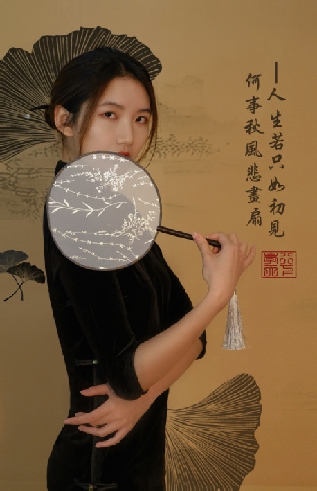 以“落葉”賞詩，“捕捉”住隨風飄舞的它