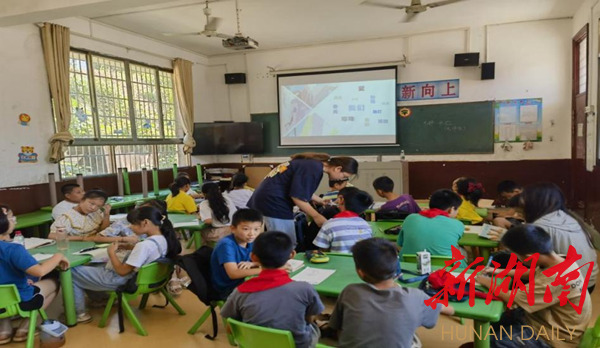 瀏陽官橋鎮：與愛“童”行 ,“暑”你快樂