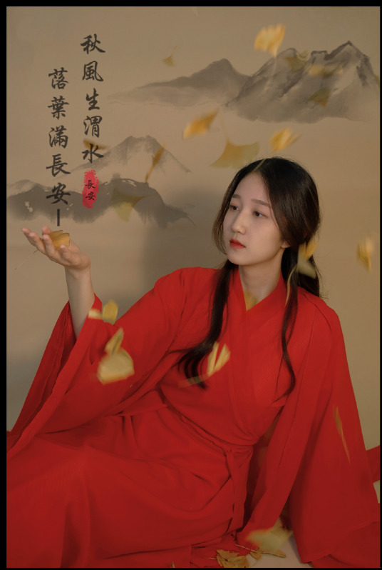 以“落葉”賞詩，“捕捉”住隨風飄舞的它